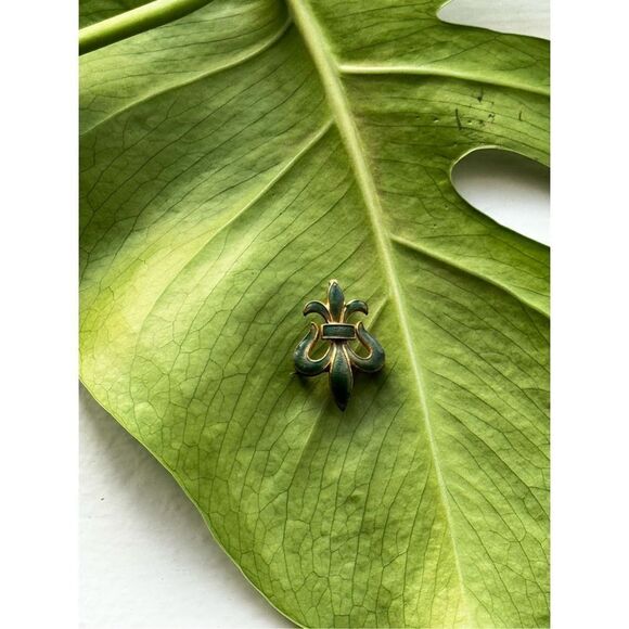 Antique Gold Fleur Di Lis Pendant Brooch - Picture 9 of 9